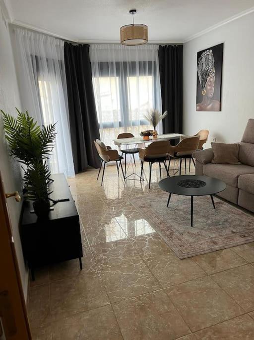 Luxury Port Apartments Торевьиа Экстерьер фото